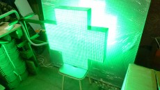 Аптечный крест 640*640 мм, зеленый, двухсторонний