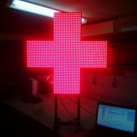 Аптечный крест 800*800 мм, RGB (полноцветный), двухсторонний Отображение полноценного видео, таймер включения и выключения, отображение текстовой информации и анимаций, настройка яркости. Возможно отображение температуры воздуха (дополнительная оплата).